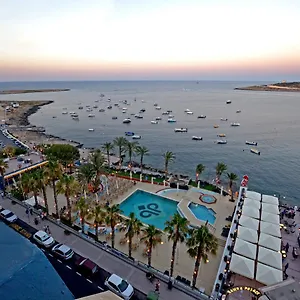 Qawra Palace & Hotel Bahía de San Pablo